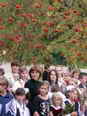 Красные гроздья рябины - украшение праздника. Фото Е. бовтунова.