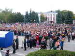 Начало массового гуляния на площади им. Ленина. Фото Н. Губко.